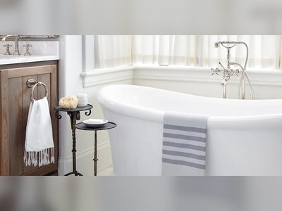 How to Clean a Bathtub in 4 Simple Steps for Sparkling Results