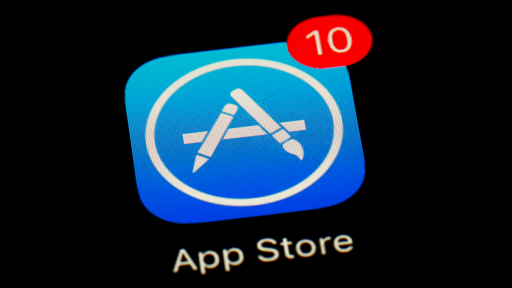 Apple reports App store, iMessage and other services down for some users