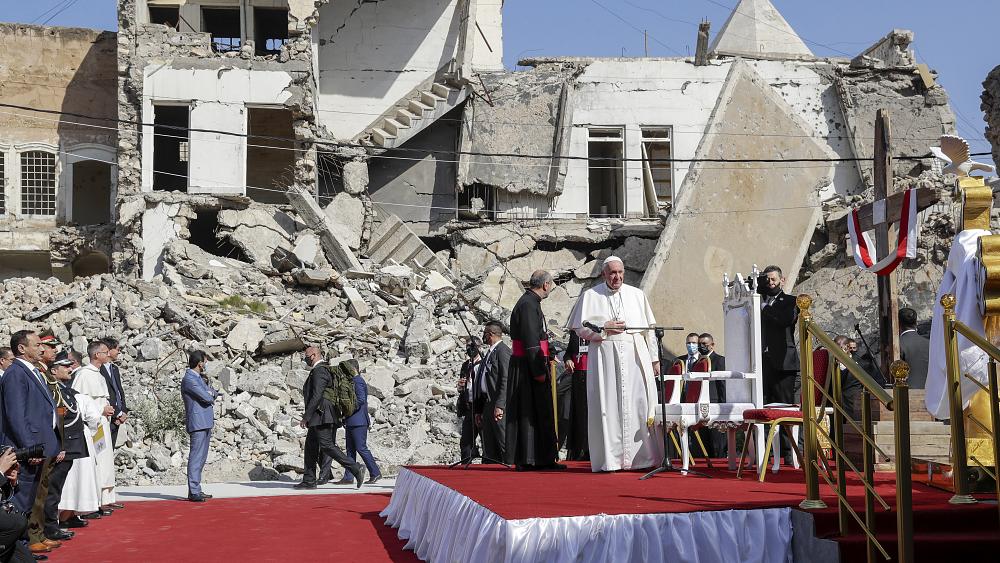 Pope Francis calls on Iraqi Christians to forgive and rebuild post war