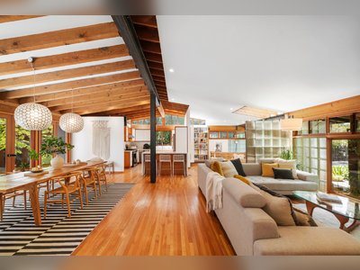 A Magnificent Midcentury in Sherman Oaks, California