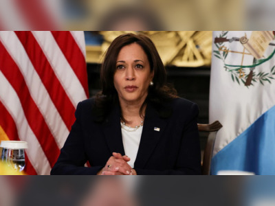 Plane With Kamala Harris Onboard Forced To Turn Around After "Technical Issue"