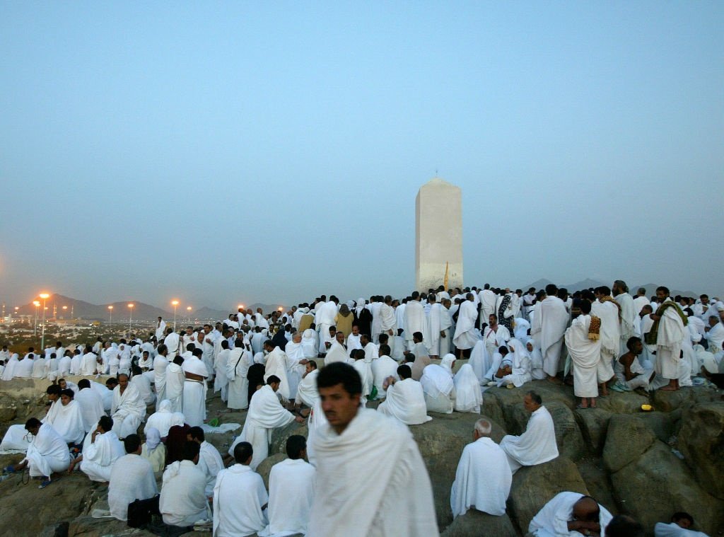 Saudi allows 60 000 vaccinated residents on hajj, bars foreigners again
