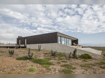 An Unplugged Family Hideout Borders the Ocean in Chile