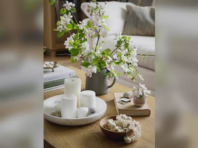 How to Style Your Coffee Table for Spring