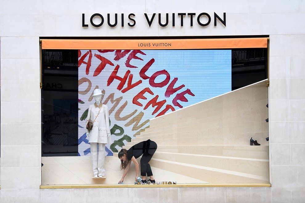Luxury goods in demand: Fashion firms enjoy strong sales growth