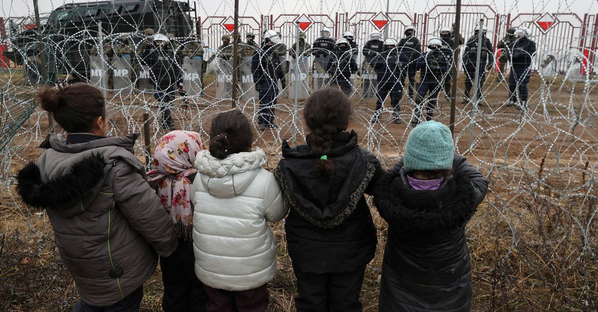 EU to send aid to migrants at Belarus border