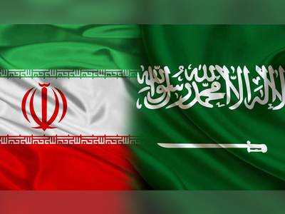Iran, Saudi Arabia FMs hold brief meeting in Pakistan