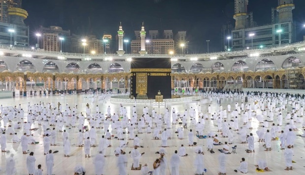 Saudi Arabia re-imposes physical distancing measures in the Two Holy Mosques