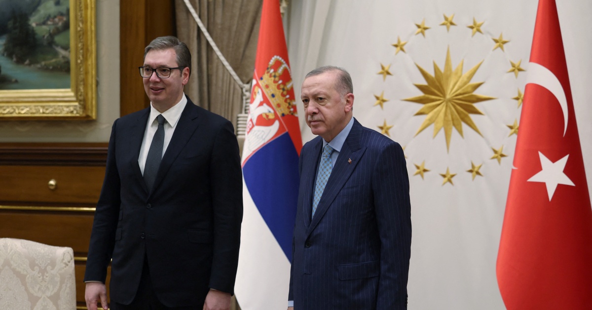 Turkey and Serbia agree to broker Bosnia crisis talks