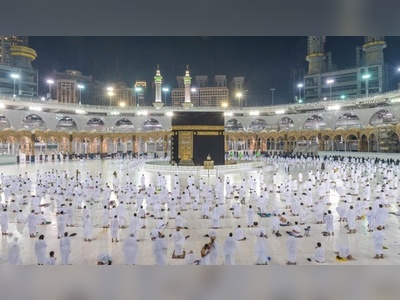 Saudi Arabia re-imposes physical distancing measures in the Two Holy Mosques