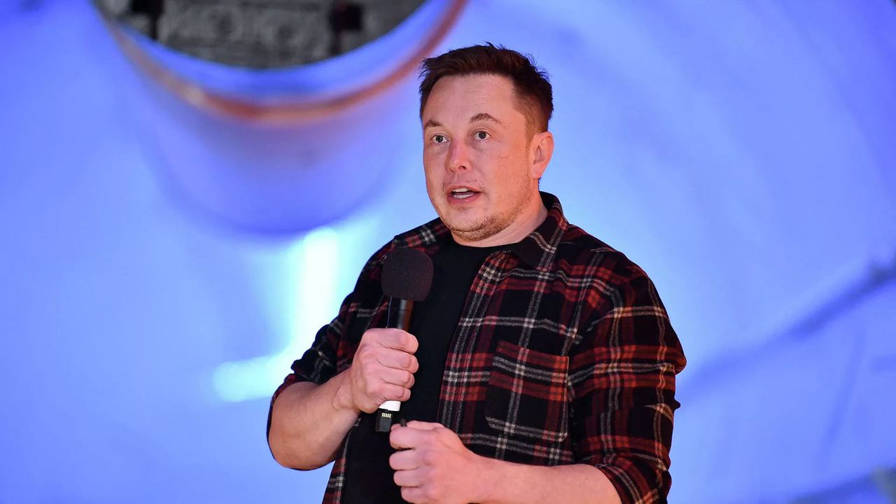 Elon Musk Says He's 'Sold Enough Stock' to Reach 10% Sale Goal, Slams California For 'Overtaxation'