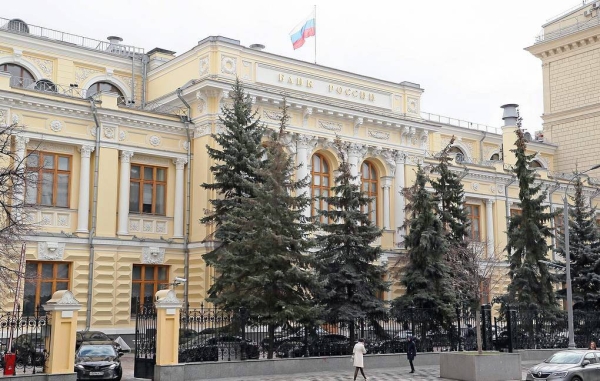 Russian economy feels consequences of sanctions despite Kremlin's denial