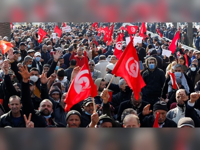 Tunisia president unwilling to compromise as democracy fears grow