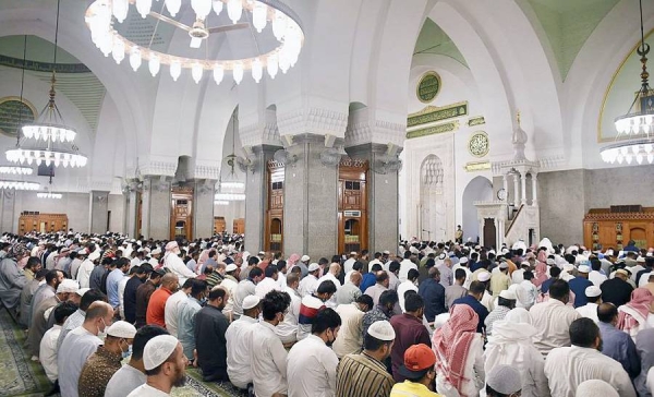 Quba Mosque overflows with faithful during Ramadan