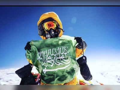 Prince Abdulaziz congratulates Al-Shaibani on scaling Mount Everest
