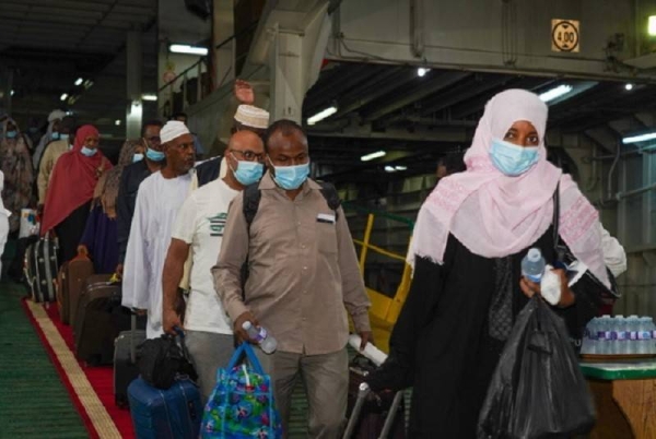 First ship carrying Hajj pilgrims arrives in Jeddah from Sudan