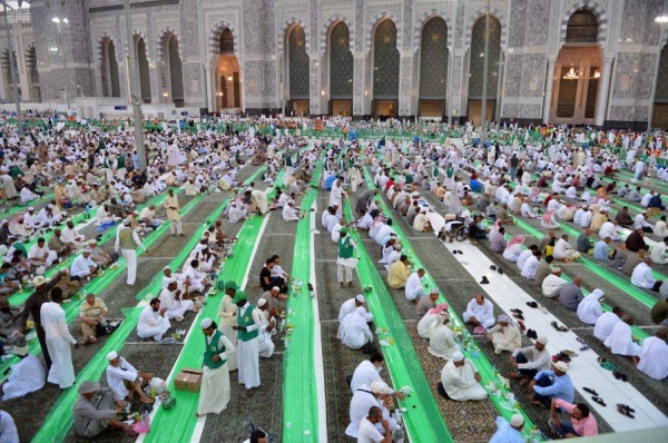 Issuing iftar permit to resume for Ayyamul Beed, Monday and Thursday fasting at Grand Mosque from Thursday