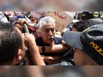 Skirmishes as police block Tunisia protests against July referendum