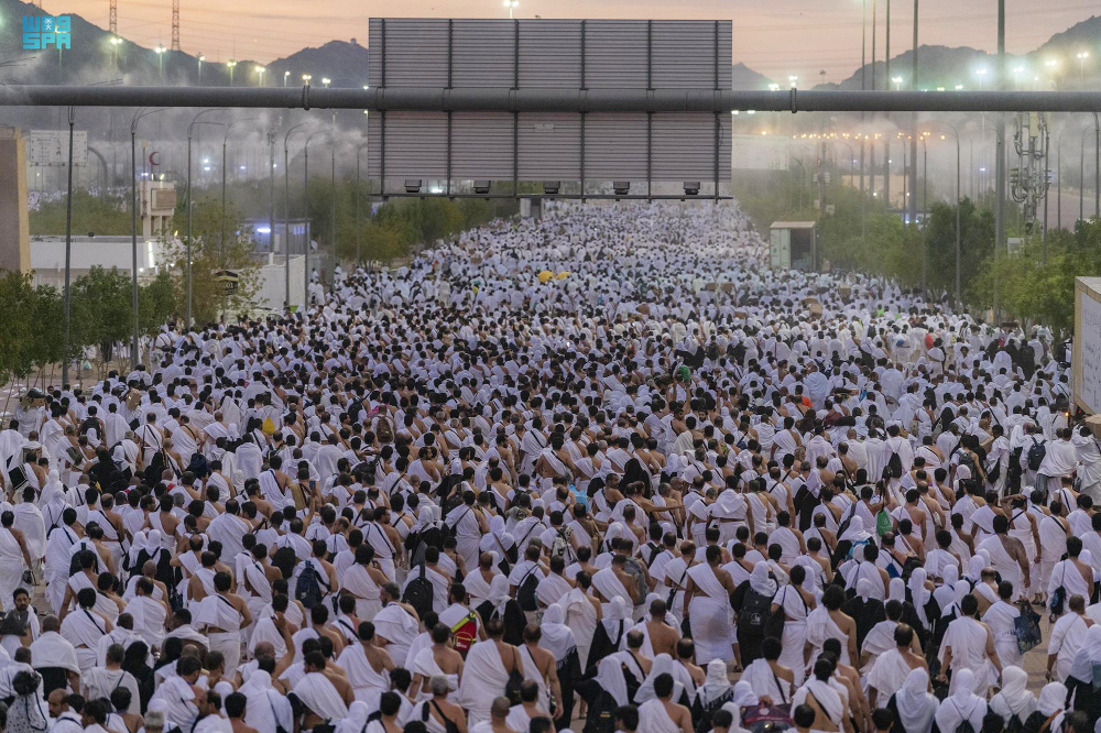 Pilgrims leave Arafat for final Hajj phases