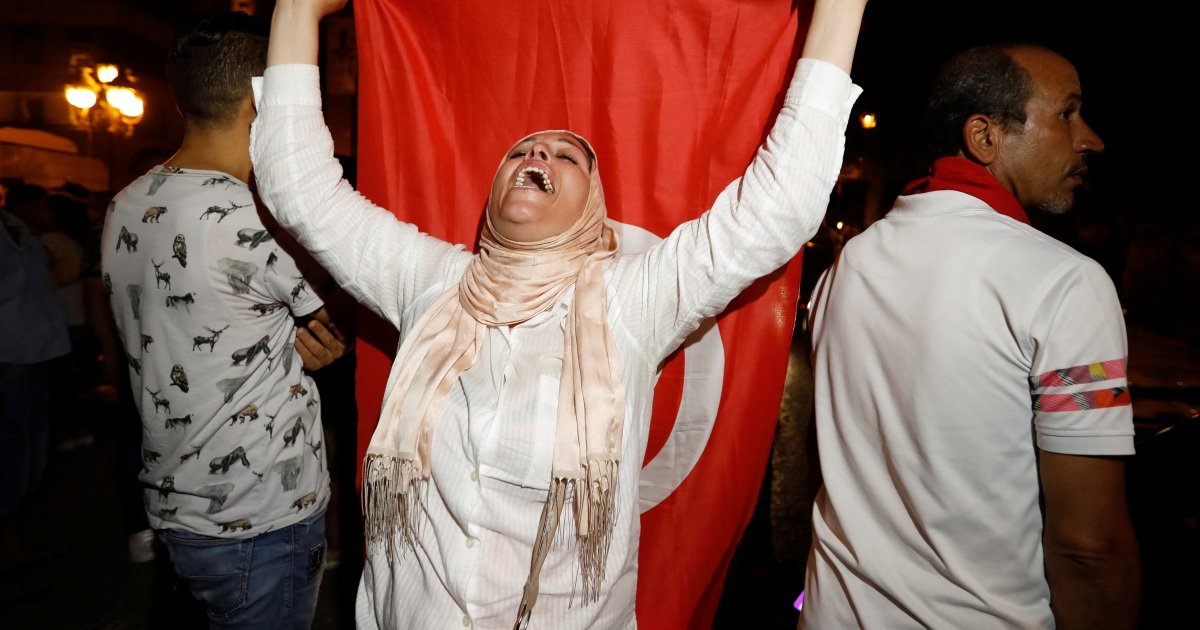 ‘Yes’ vote wins Tunisia landslide, but critics question support