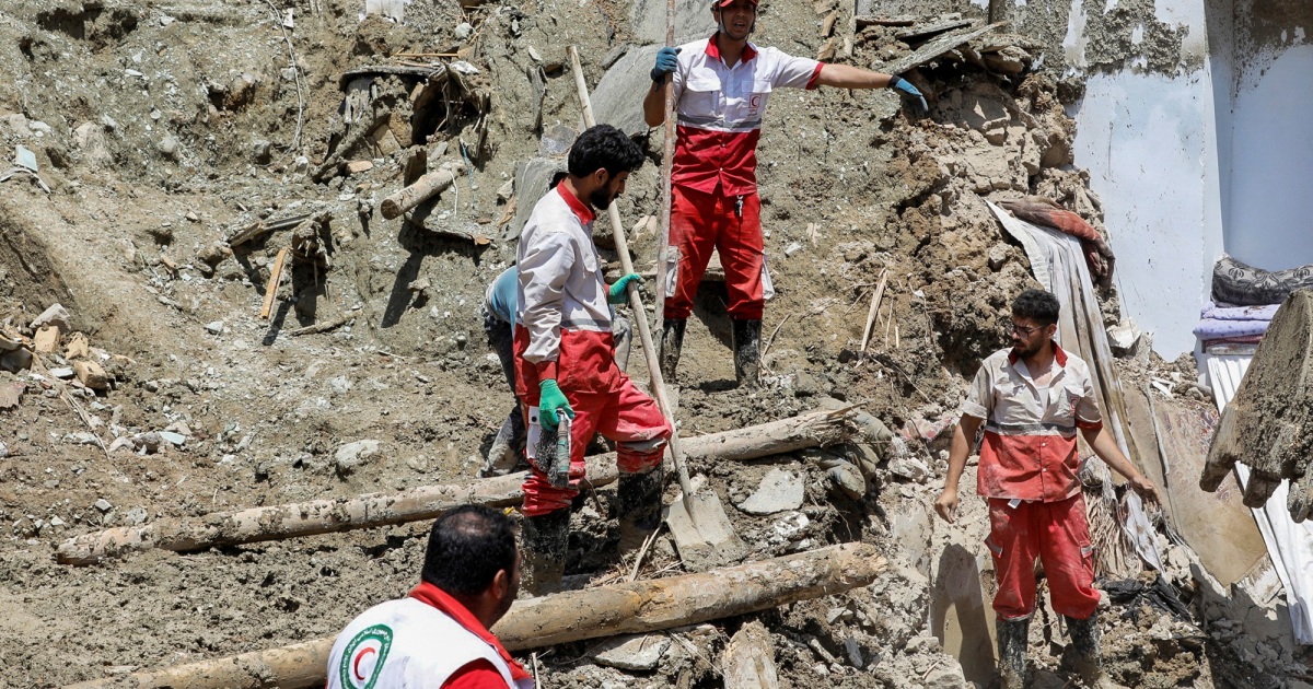 Days of deadly floods and landslides wreak havoc in Iran