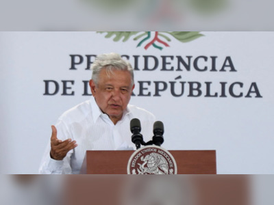 Mexico president sidesteps calls to probe predecessor over missing students