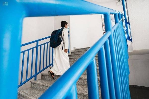 Saudi Arabia allows children of illegal residents to enroll in schools
