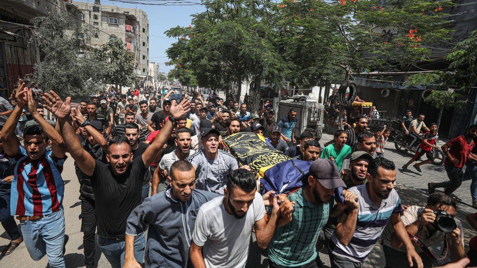 Israel-Gaza: Hopes as militants announce ceasefire in Gaza