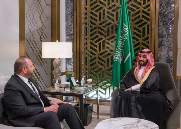 Crown Prince affirms support for political solution to resolve Ukrainian crises