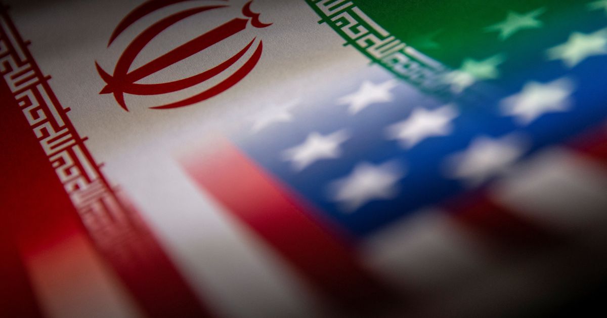 U.S. imposes new sanctions on Iran oil exports, targets Chinese firms