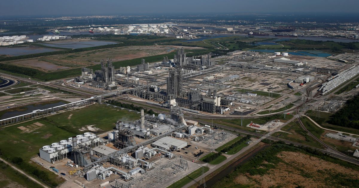 Chevron Phillips, QatarEnergy bet on $8.5 bln plastic plant in Texas