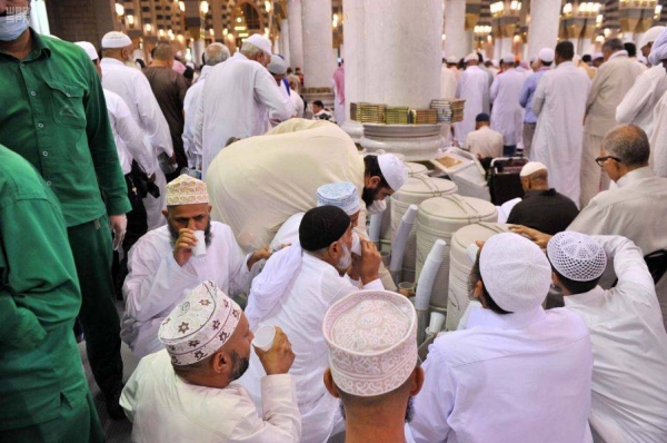 Over 2.2m Zamzam bottles distributed at Prophet’s Mosque during Q1 of Hijri year