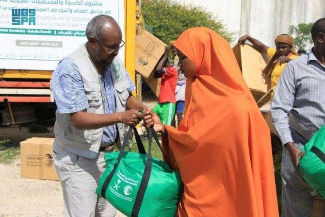 KSRelief distributes 4,000 relief kits to displaced families in Somalia