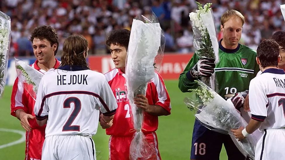 World Cup Iran-US: Why Iran gave the US players flowers in 1998