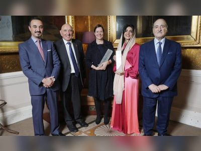 Al-Harthi receives Rawabi Holding Award in London