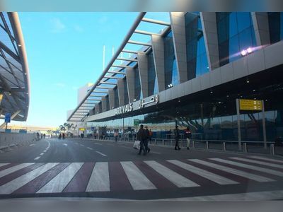 Cairo Airport customs officers thwart attempt to smuggle drugs into Egypt