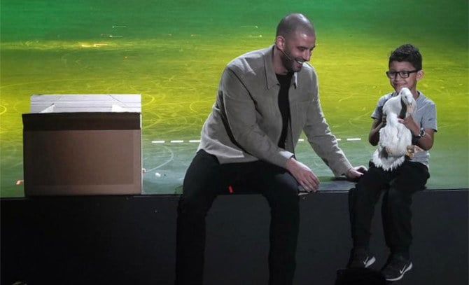 Darcy Oake dazzles Riyadh Season visitors with magic tricks