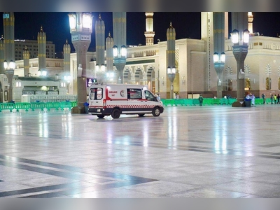 CPR saves Asian pilgrim who collapsed outside Prophet's Mosque