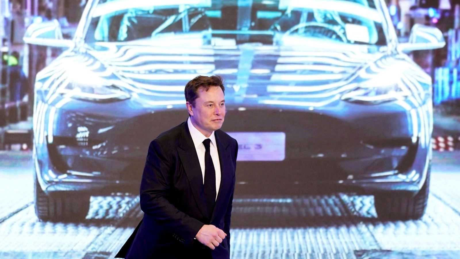 Elon Musk appears in court to defend Tesla buyout tweets