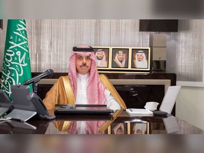 Saudi FM discusses Kingdom’s economy, oil, Iran and US ties in Davos