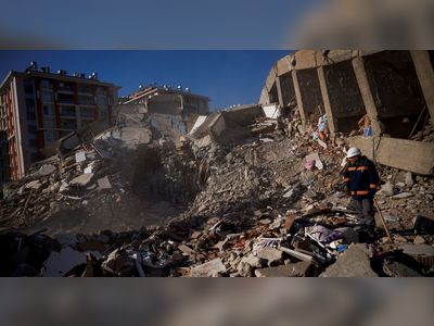 Turkey turns to tents and tourist resorts to house quake homeless