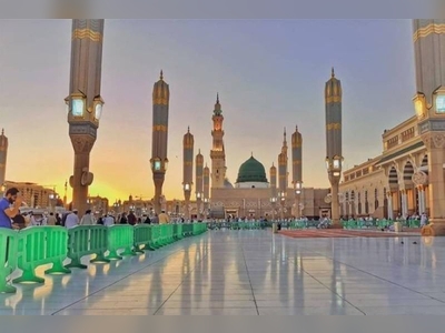 2 non-Muslim women enter Prophet’s Mosque courtyard by mistake