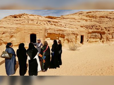 Saudi tour guides share experience with tourists
