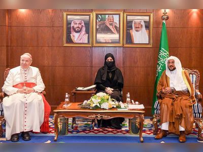 Saudi Islamic minister meets Cardinal Christoph Schonbrunn in Riyadh