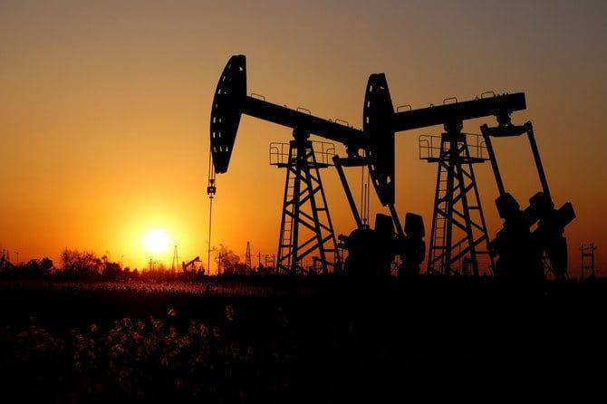 Oil prices fall 1% as US crude, fuel inventories swell