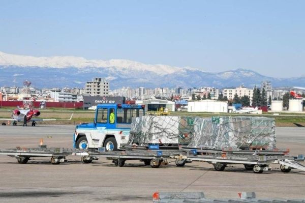 Two planeloads of Saudi relief supplies arrive in Adana, Turkey