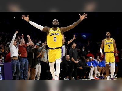 LeBron James breaks NBA all-time scoring record
