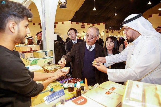 Japanese envoy visits Al-Asha date festival