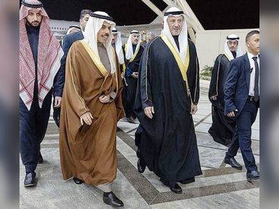 Prince Faisal welcomed by Sheikh Salem in Kuwait