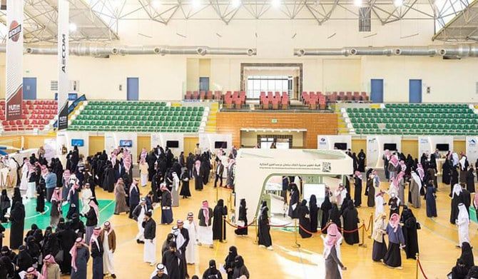 Saudi employment forum draws huge crowds in Tabuk